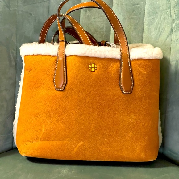 Tory Burch Handbags - Tory Burch Shearling mini tote w/Crossbody strap